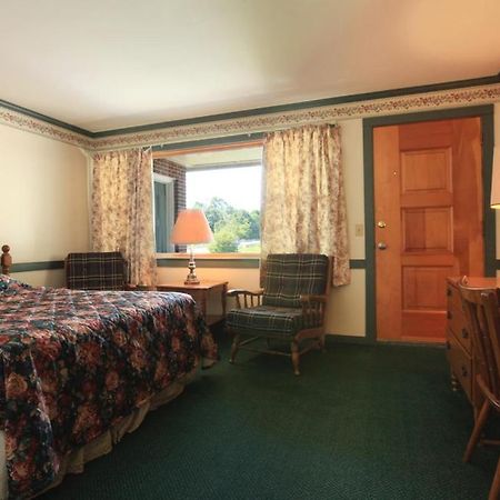 Ladd Brook Inn Pownal Exteriör bild