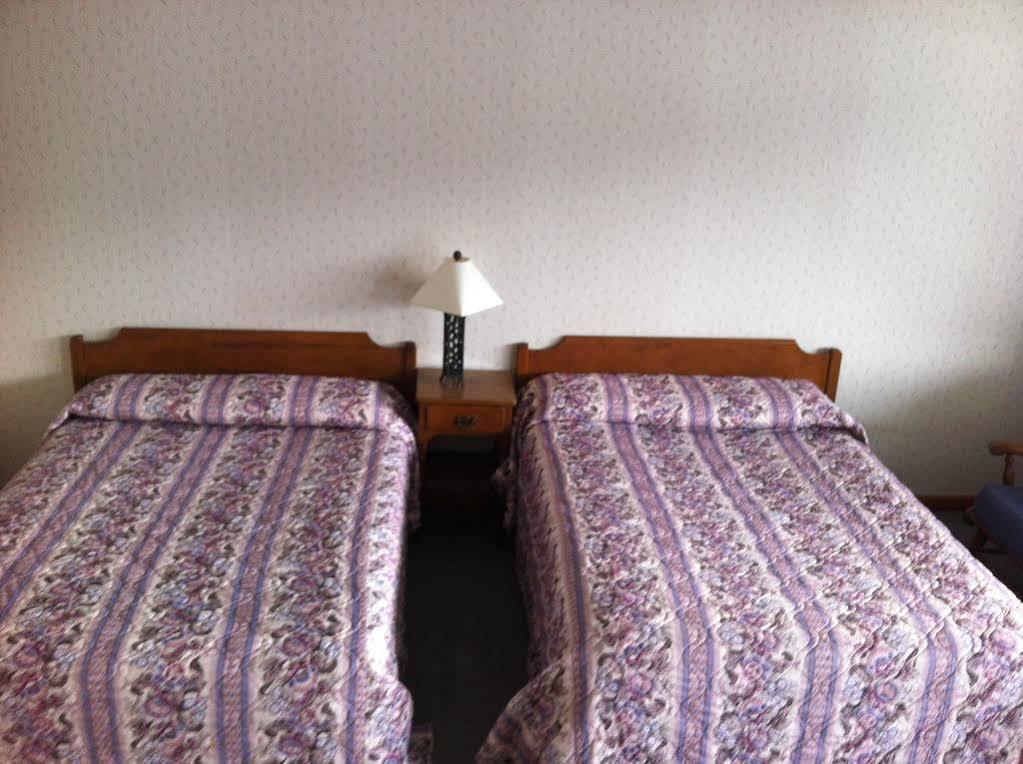 Ladd Brook Inn Pownal Exteriör bild
