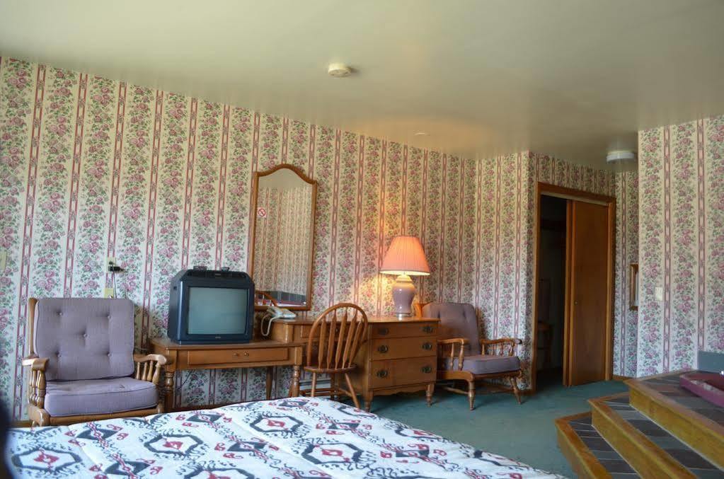 Ladd Brook Inn Pownal Exteriör bild