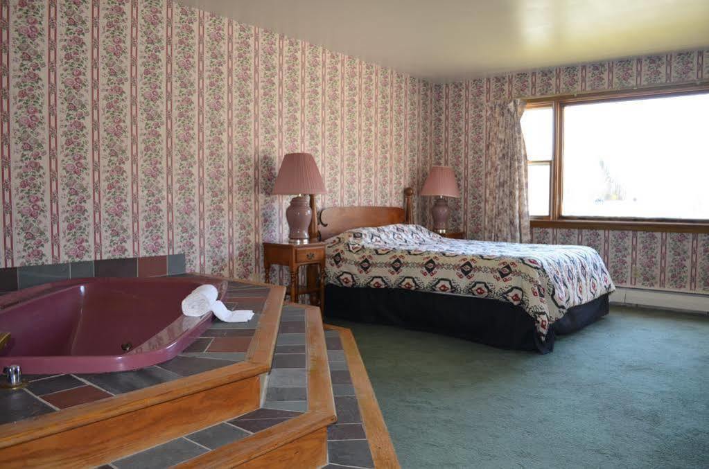 Ladd Brook Inn Pownal Exteriör bild