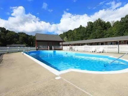 Ladd Brook Inn Pownal Exteriör bild
