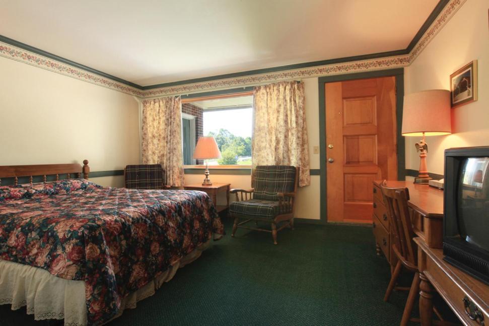 Ladd Brook Inn Pownal Exteriör bild